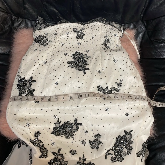 100% silk beaded lace bust mermaid hem gown - Picture 7 of 13